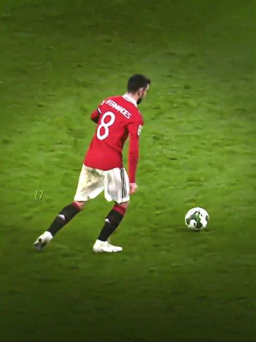 外脚背视频,足球运动中的关键技巧展示